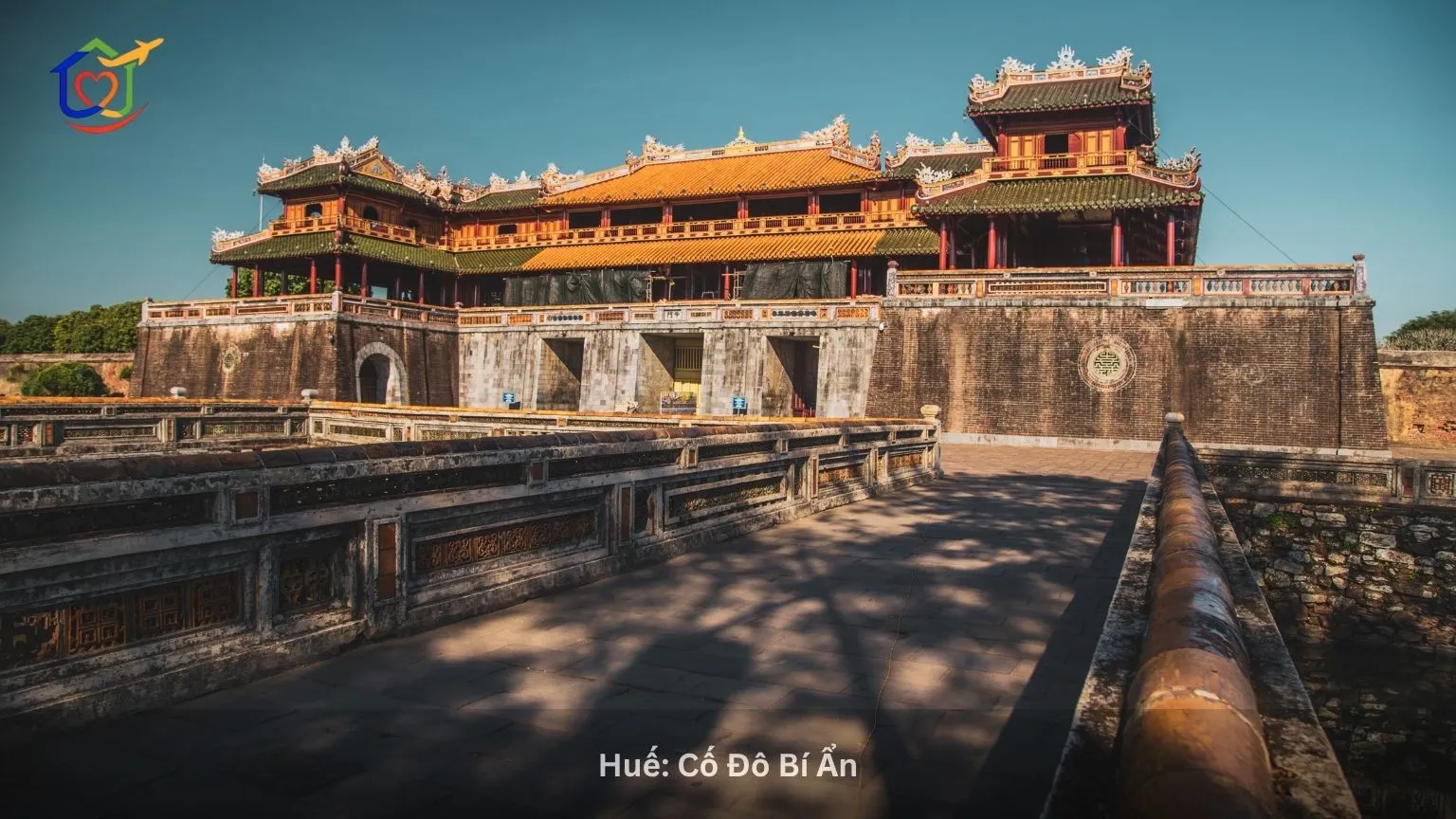 Huế Cố Đô Bí Ẩn