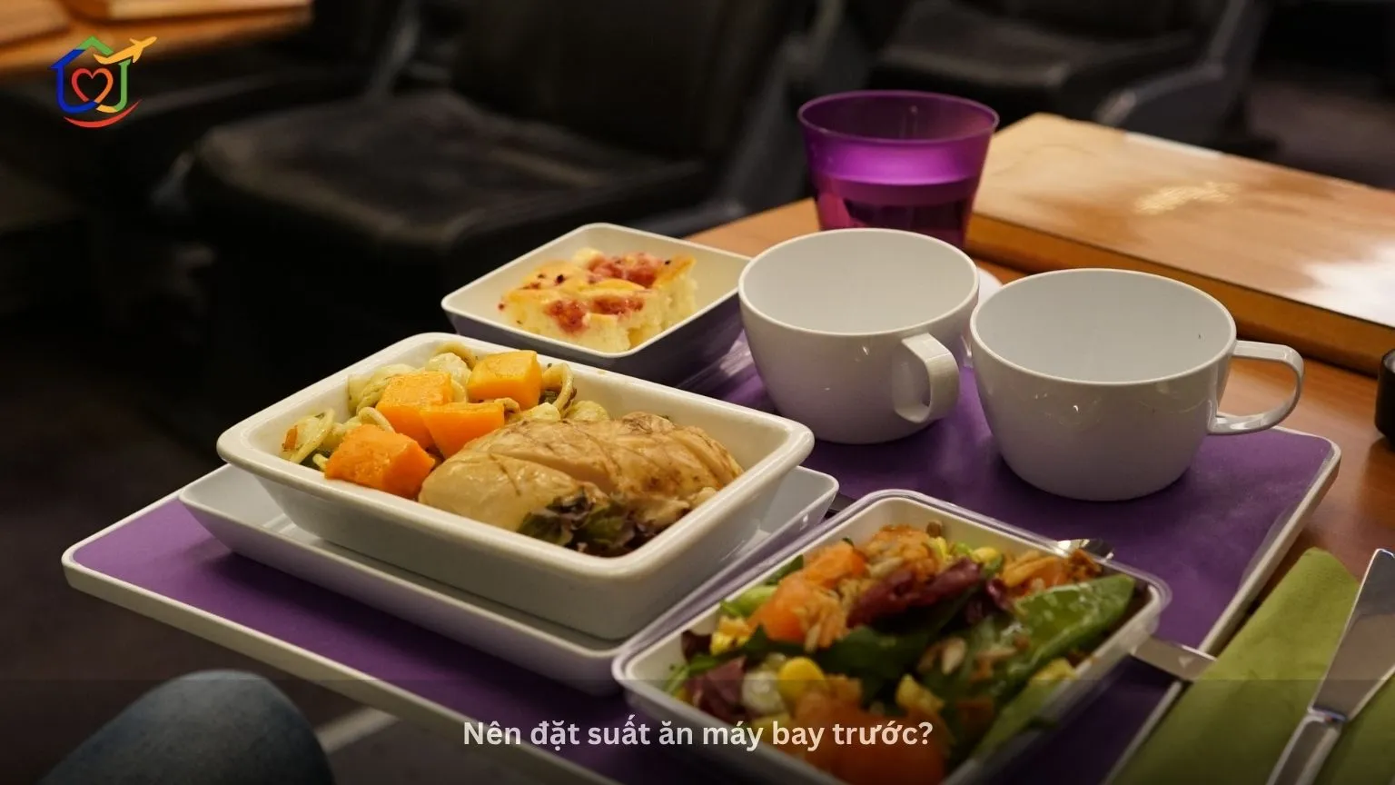 đặt suất ăn máy bay trước