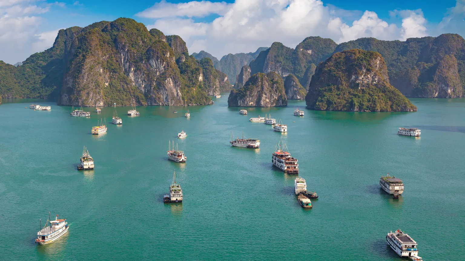 Du Thuyền Vịnh Hạ Long