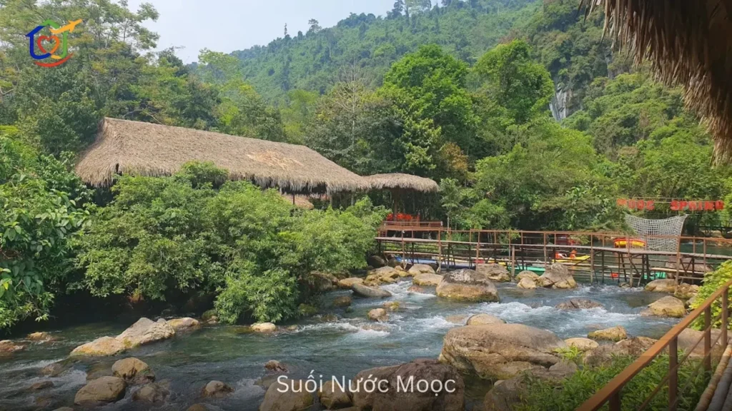 Suối Nước Moọc