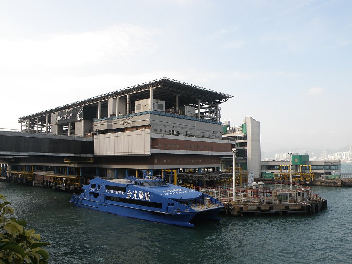 Bến phà Hồng Kông – Macau ở Sheung Wan, nơi đi tàu cao tốc sang Macau
