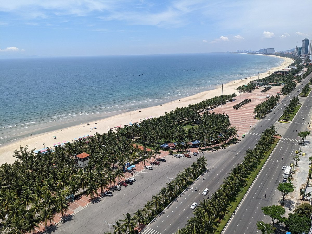 Bờ biển Mỹ Khê Đà Nẵng nhìn từ trên cao – điểm đến sau chuyến bay từ Rạch Giá
