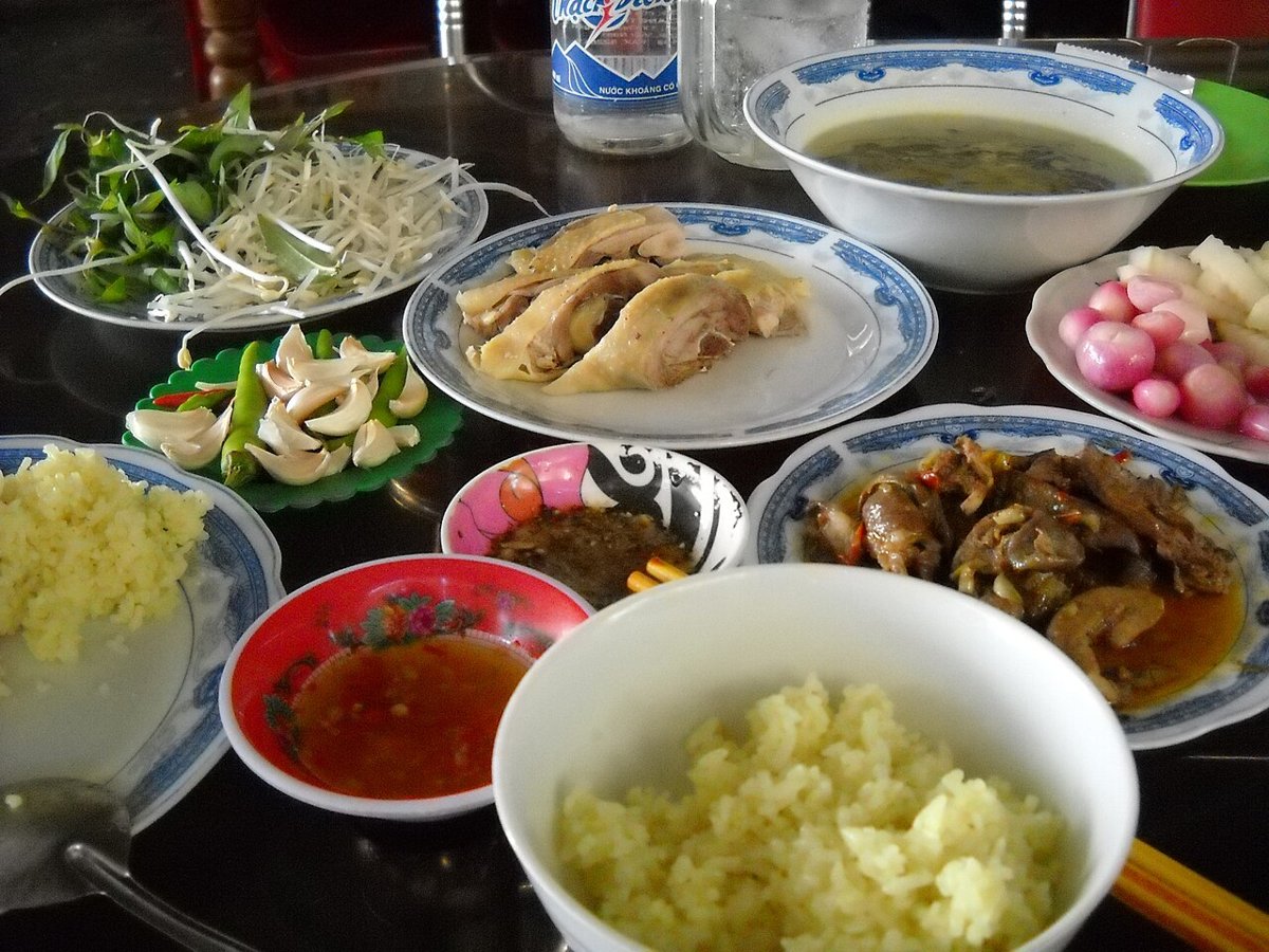 Cơm gà Tam Kỳ – đặc sản nên thử khi bay đến Chu Lai