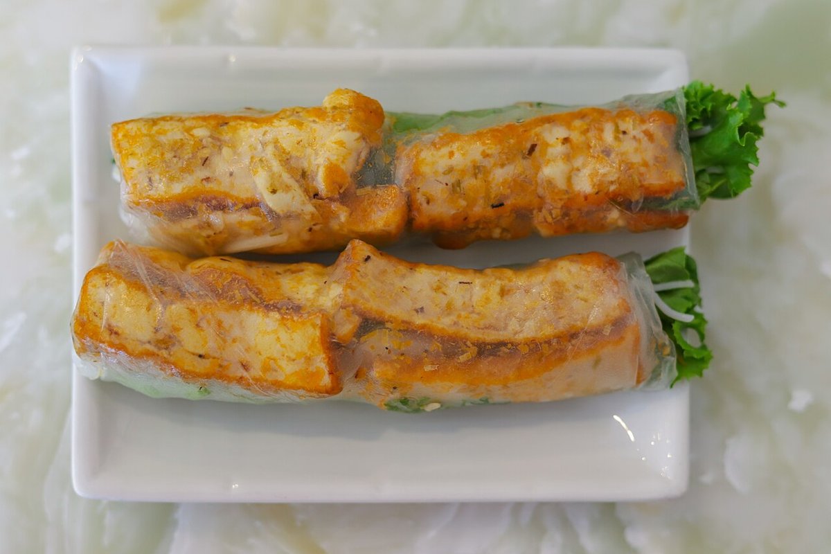 Gỏi cuốn chay – món dễ tìm khi ăn chay lúc đi du lịch