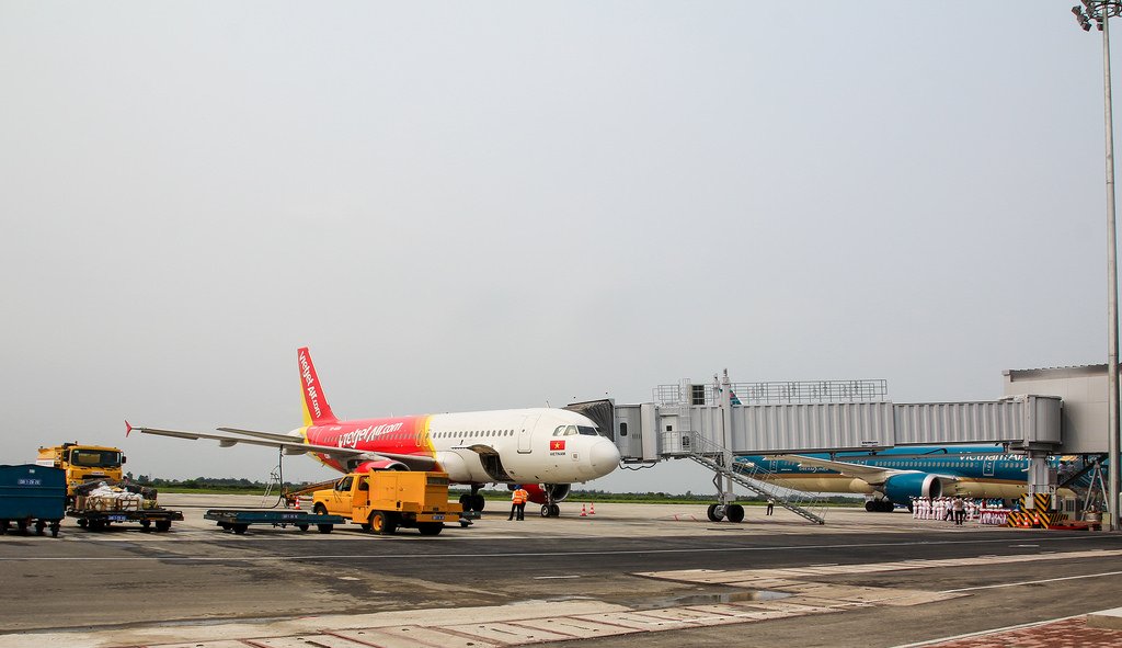 Máy bay đậu tại sân đỗ sân bay Cát Bi, Hải Phòng – điểm khởi hành tuyến Hải Phòng Đà Nẵng