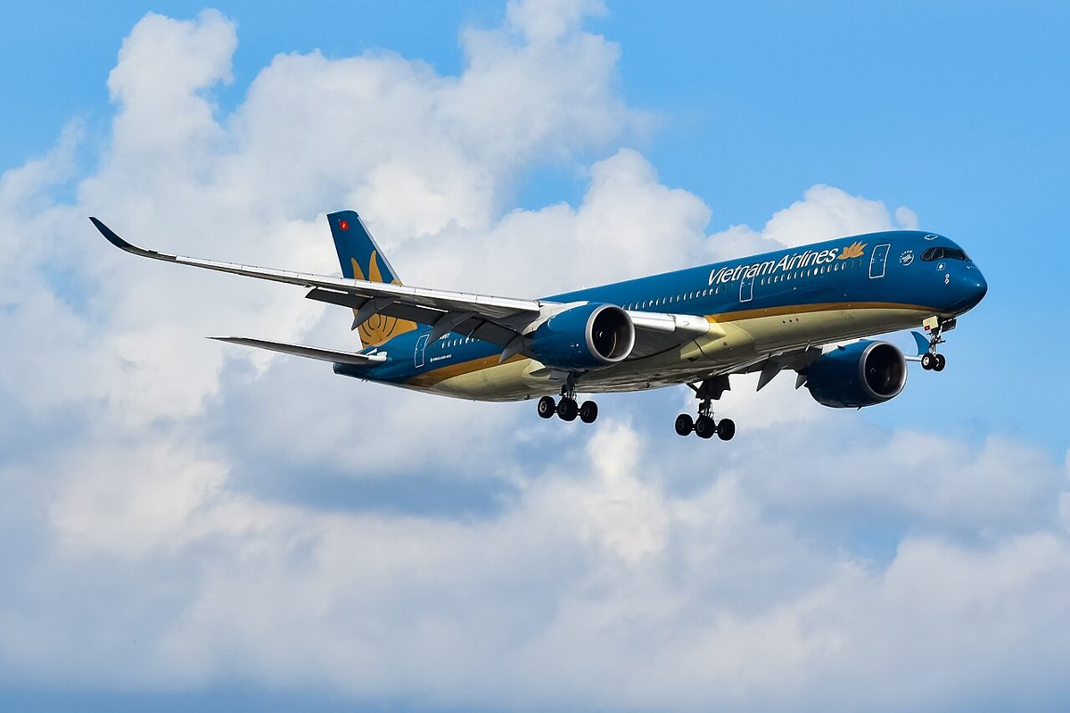 Máy bay Airbus A350 của Vietnam Airlines – hãng có khung giờ vàng săn vé flash sale