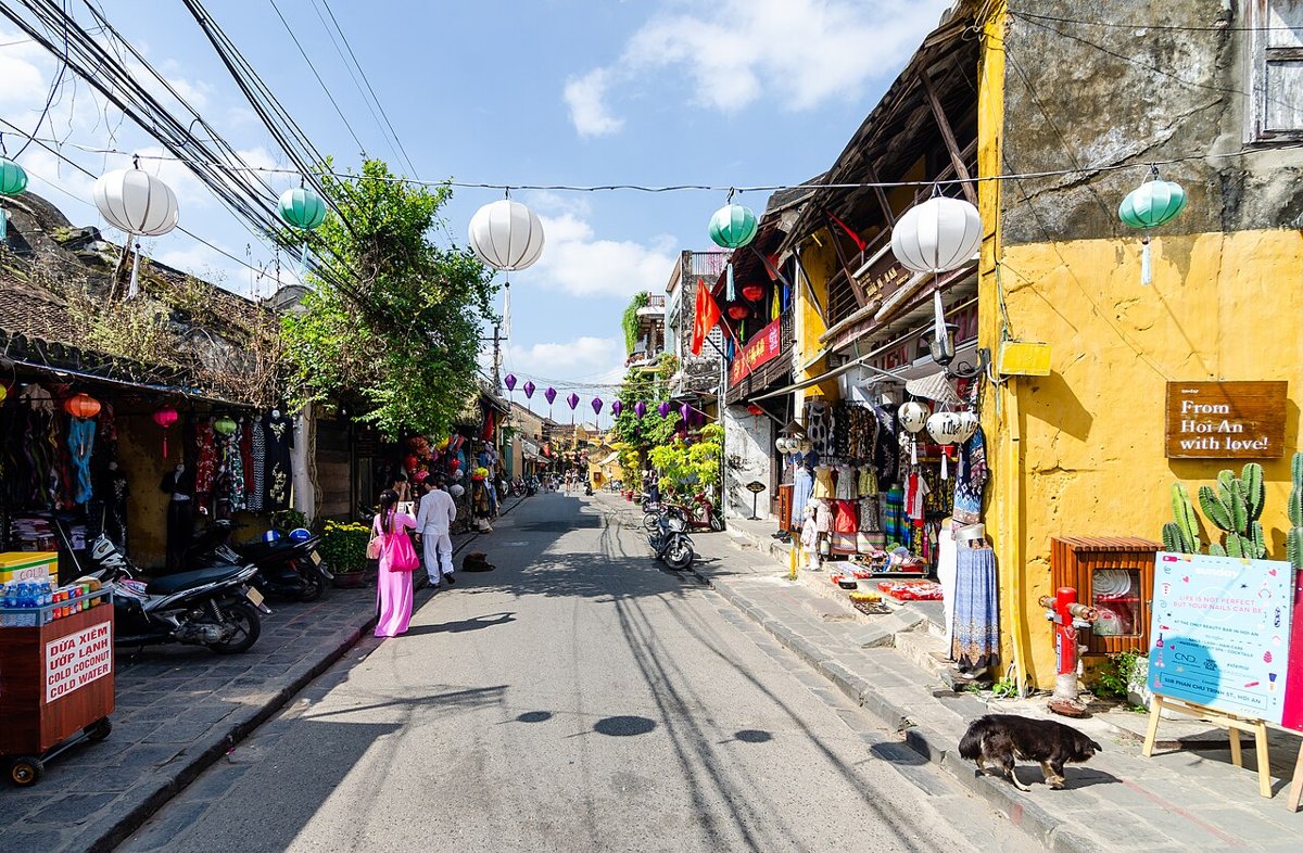 Phố cổ Hội An – điểm chụp ảnh du lịch phổ biến khi thuê photographer